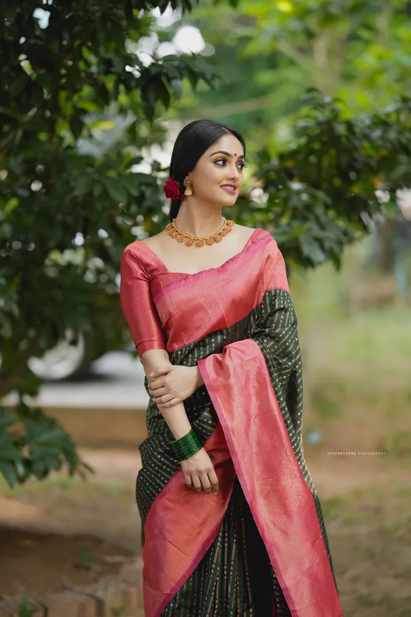 DARK_GREEN_PURE_BANARASI_SAREE